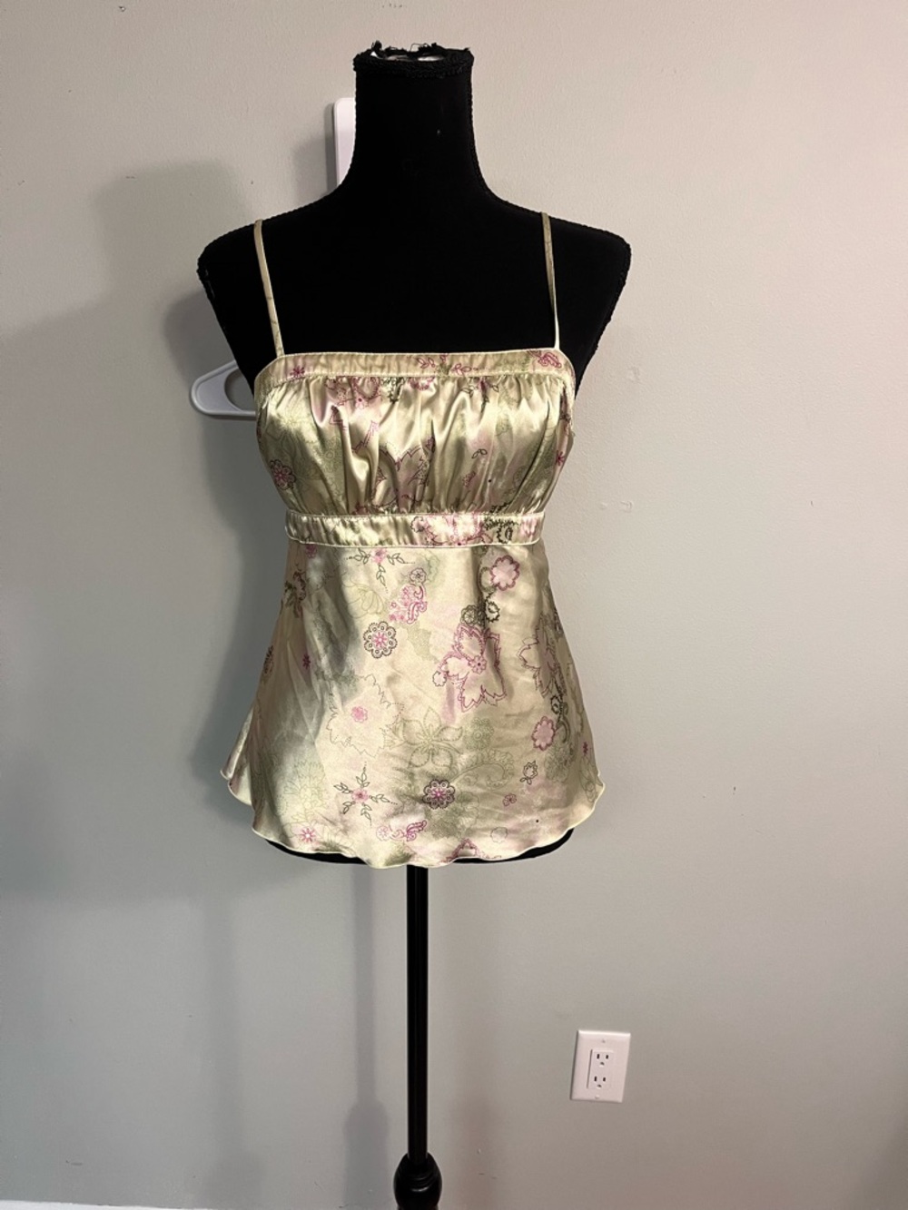 Vintage Y2K Silk-Feel Floral Satin Spaghetti Strap Camisole - Pale Green